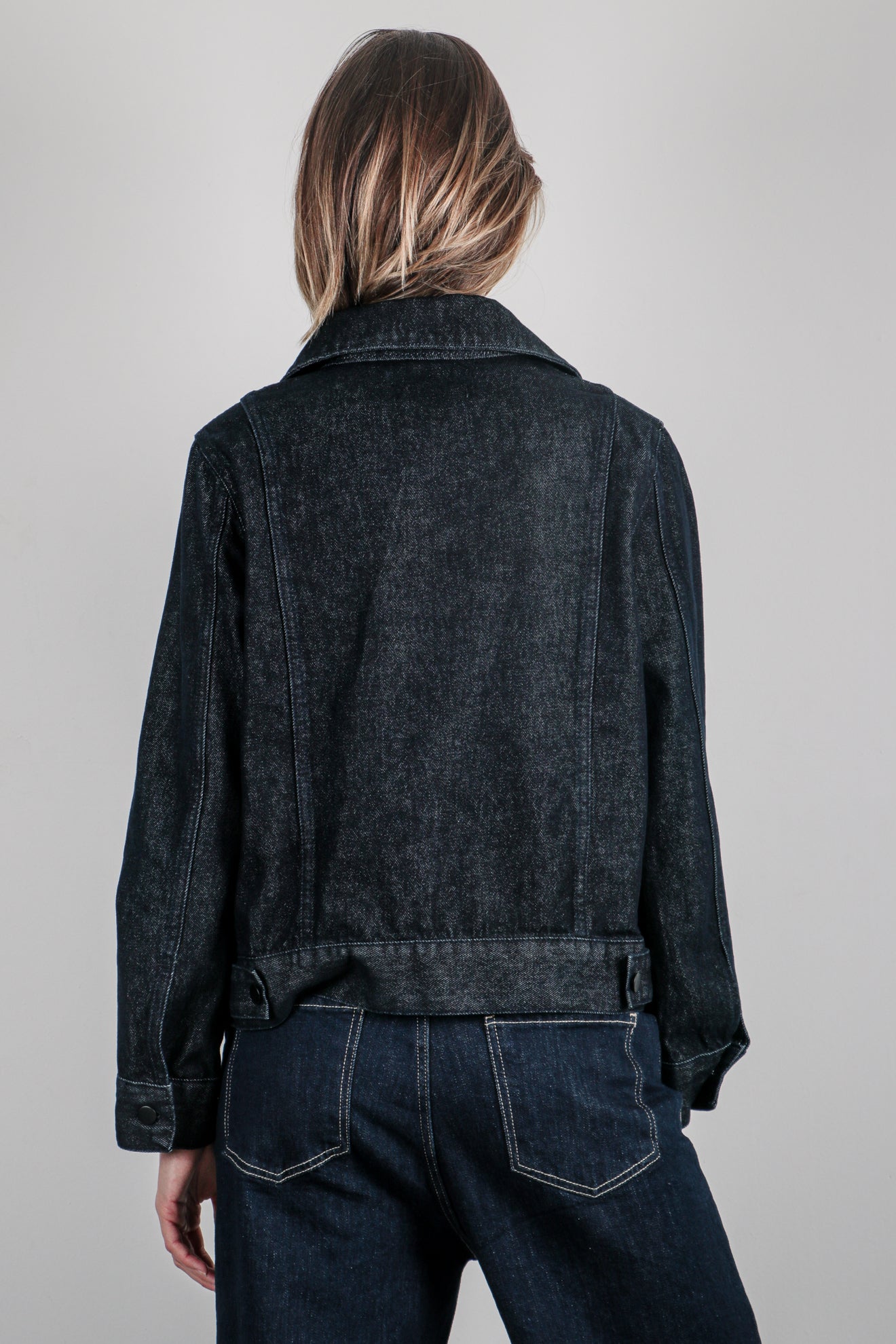 Μπουφάν ντένιμ με τσέπες patch