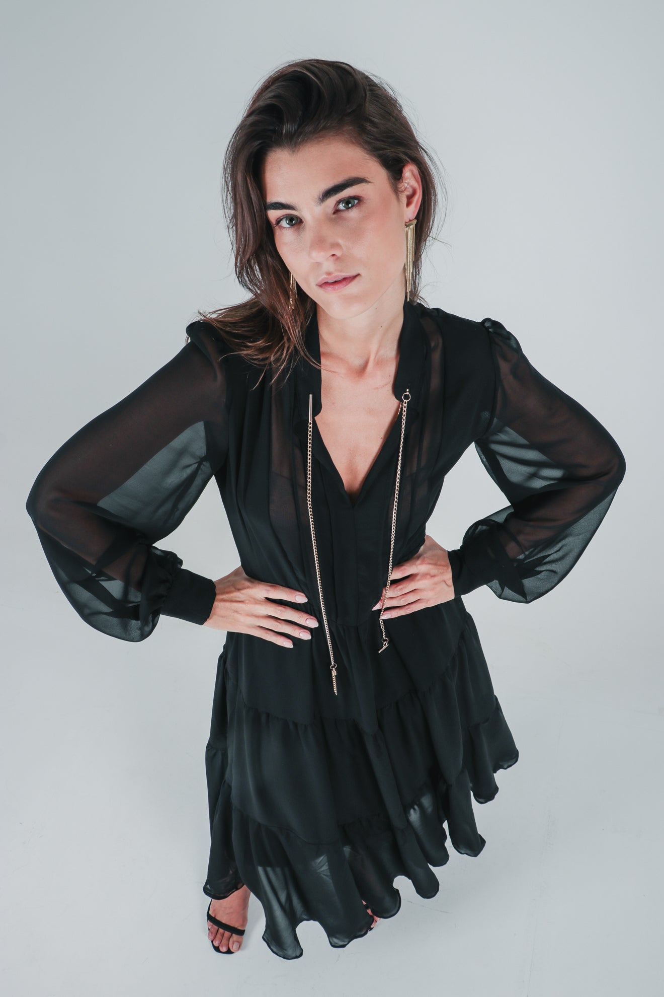 Μακρύ ημιδιάφανο φόρεμα