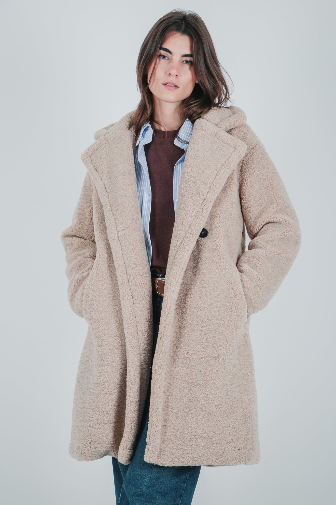 Μακρύ παλτό από συνθετική γούνα