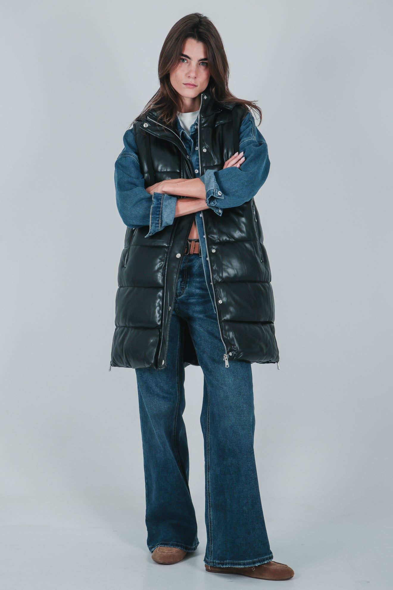 Μακρύ καπιτονέ γιλέκο με εφέ δέρματος