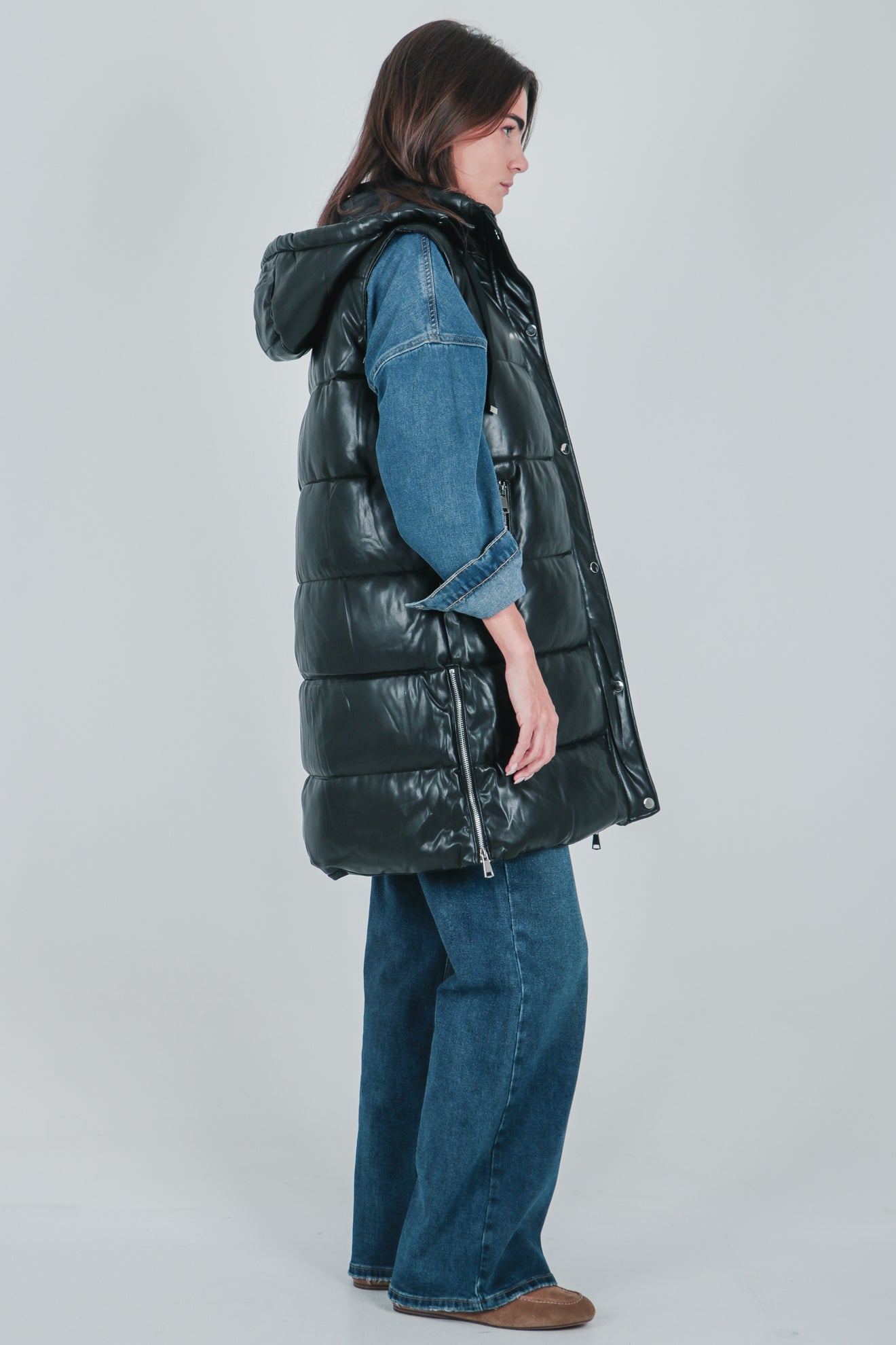 Μακρύ καπιτονέ γιλέκο με εφέ δέρματος