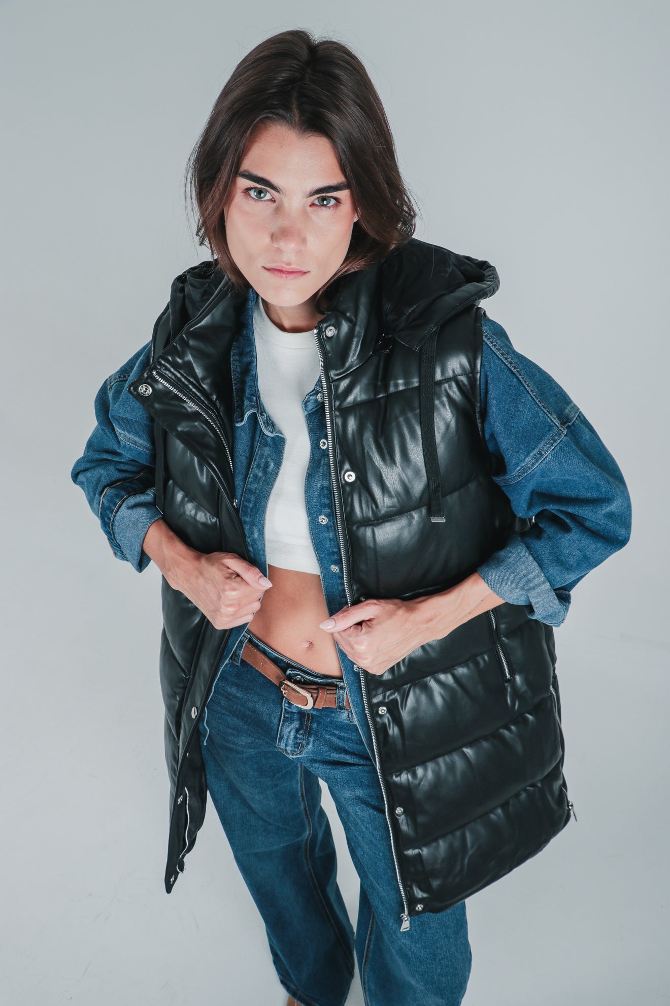 Μακρύ καπιτονέ γιλέκο με εφέ δέρματος