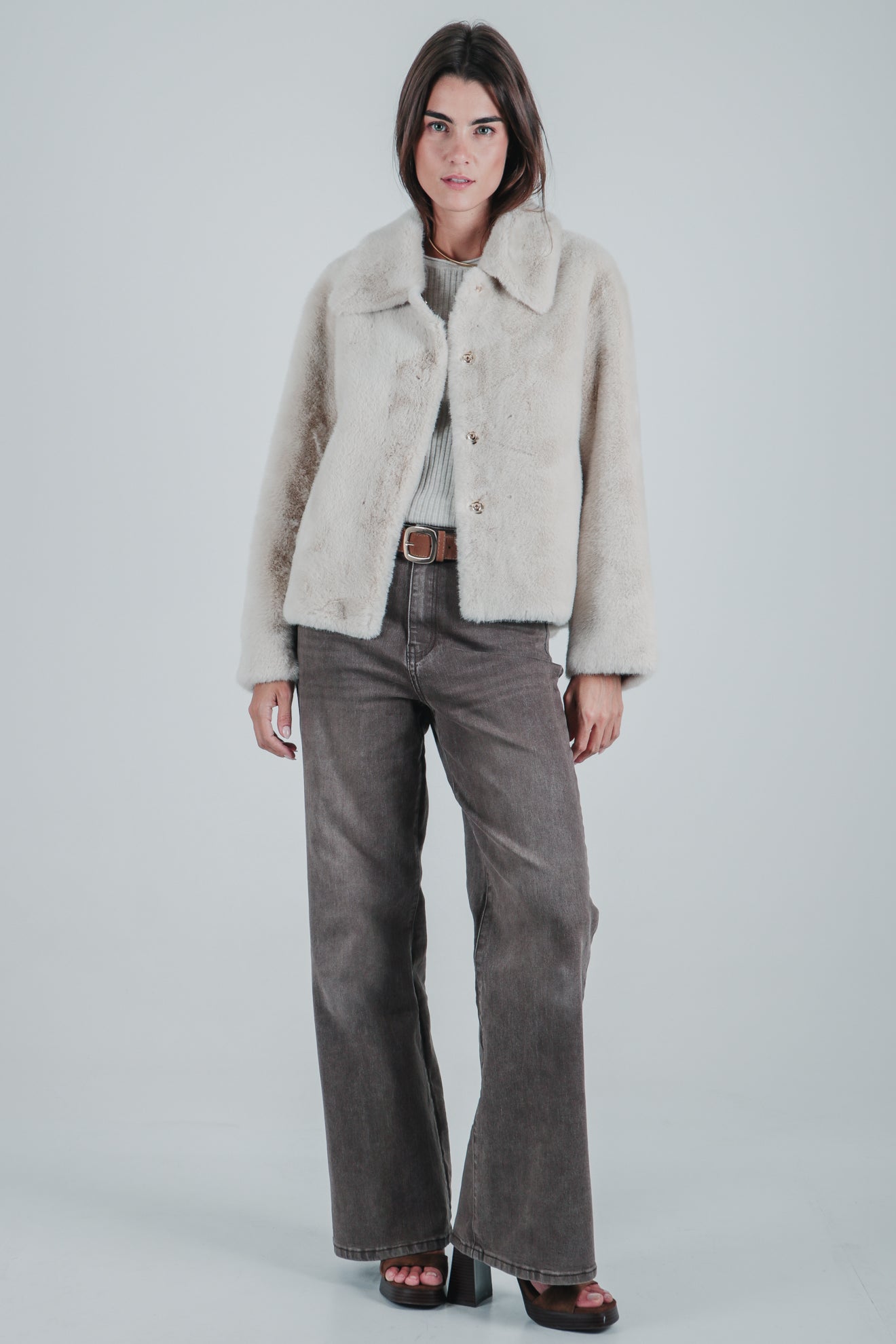 Κοντό παλτό με εφέ γούνας