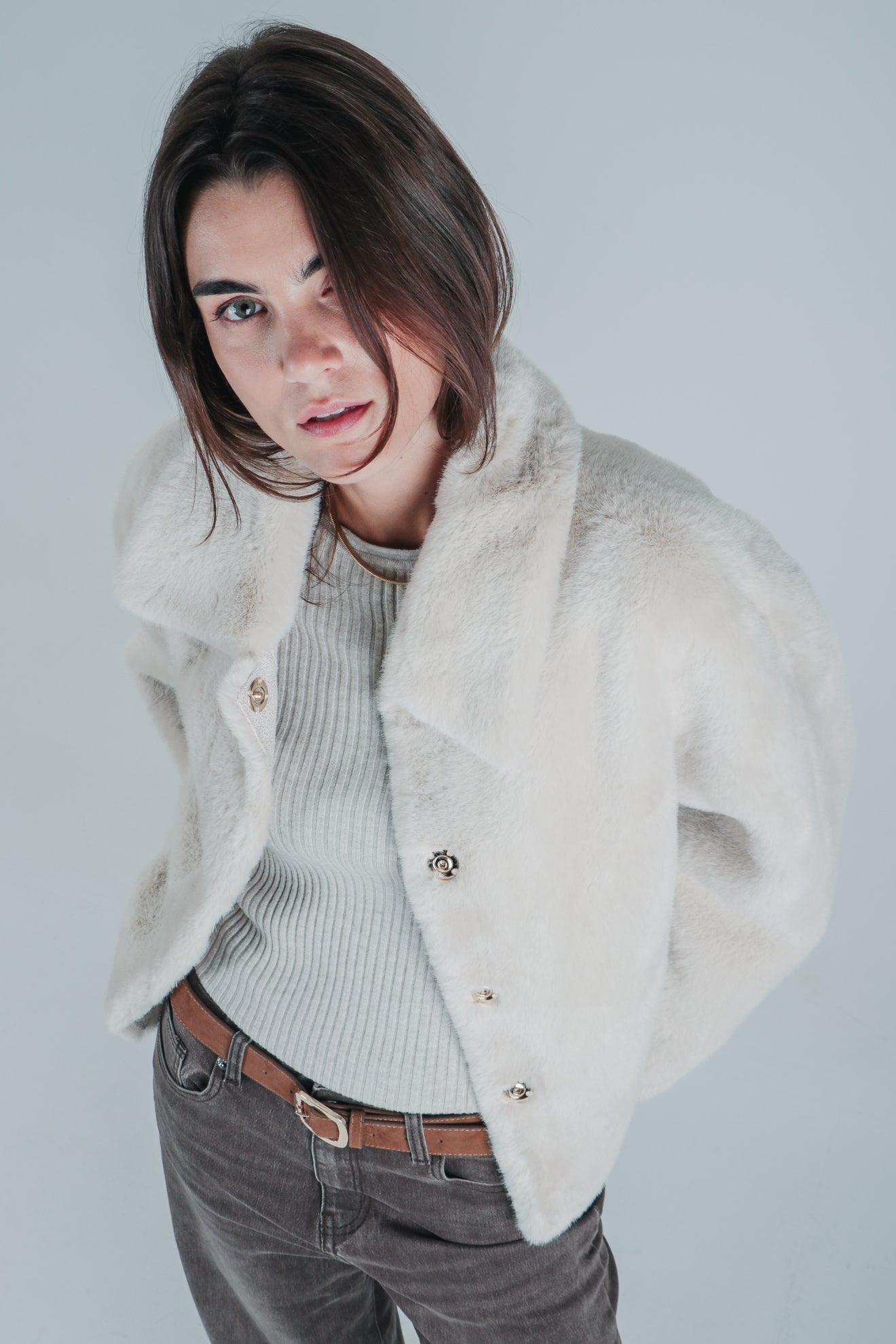 Κοντό παλτό με εφέ γούνας