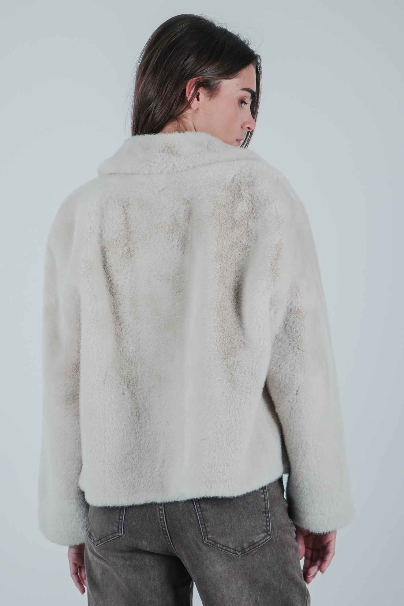 Κοντό παλτό με εφέ γούνας