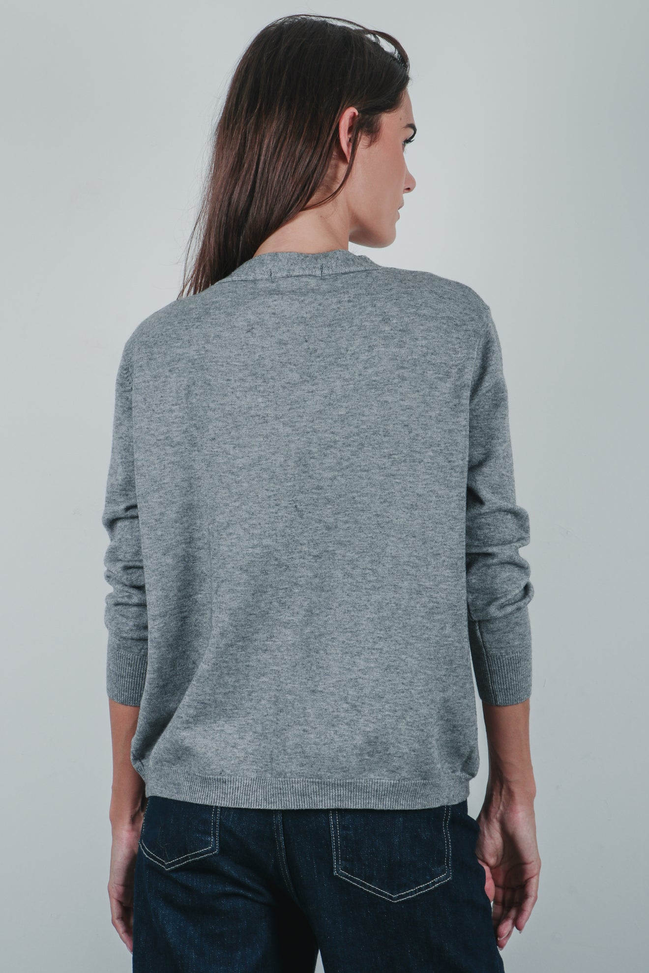 Πλεκτή ζακέτα με χρυσαφί κουμπιά