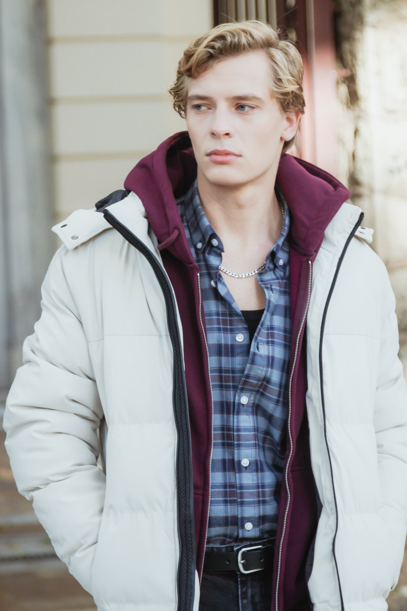 Καπιτονέ μπουφάν με κουκούλα