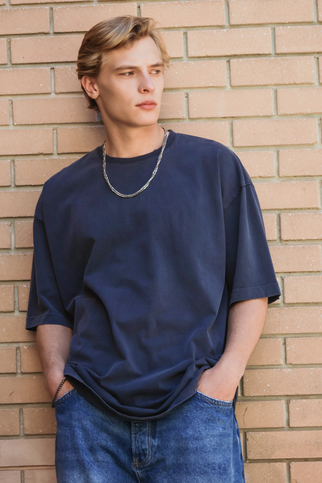 Ριχτή μπλούζα με ξέβαμμα