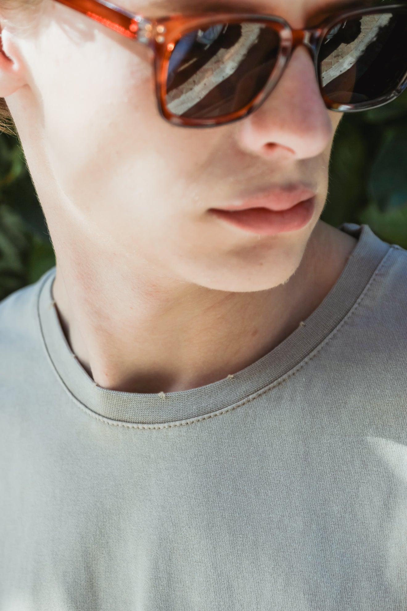 Ριχτή μπλούζα με ξέβαμμα