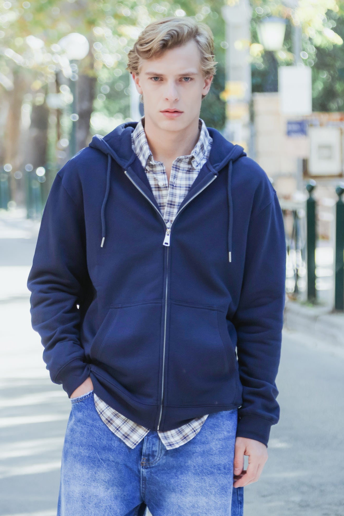 Φούτερ με φερμουάρ και κουκούλα