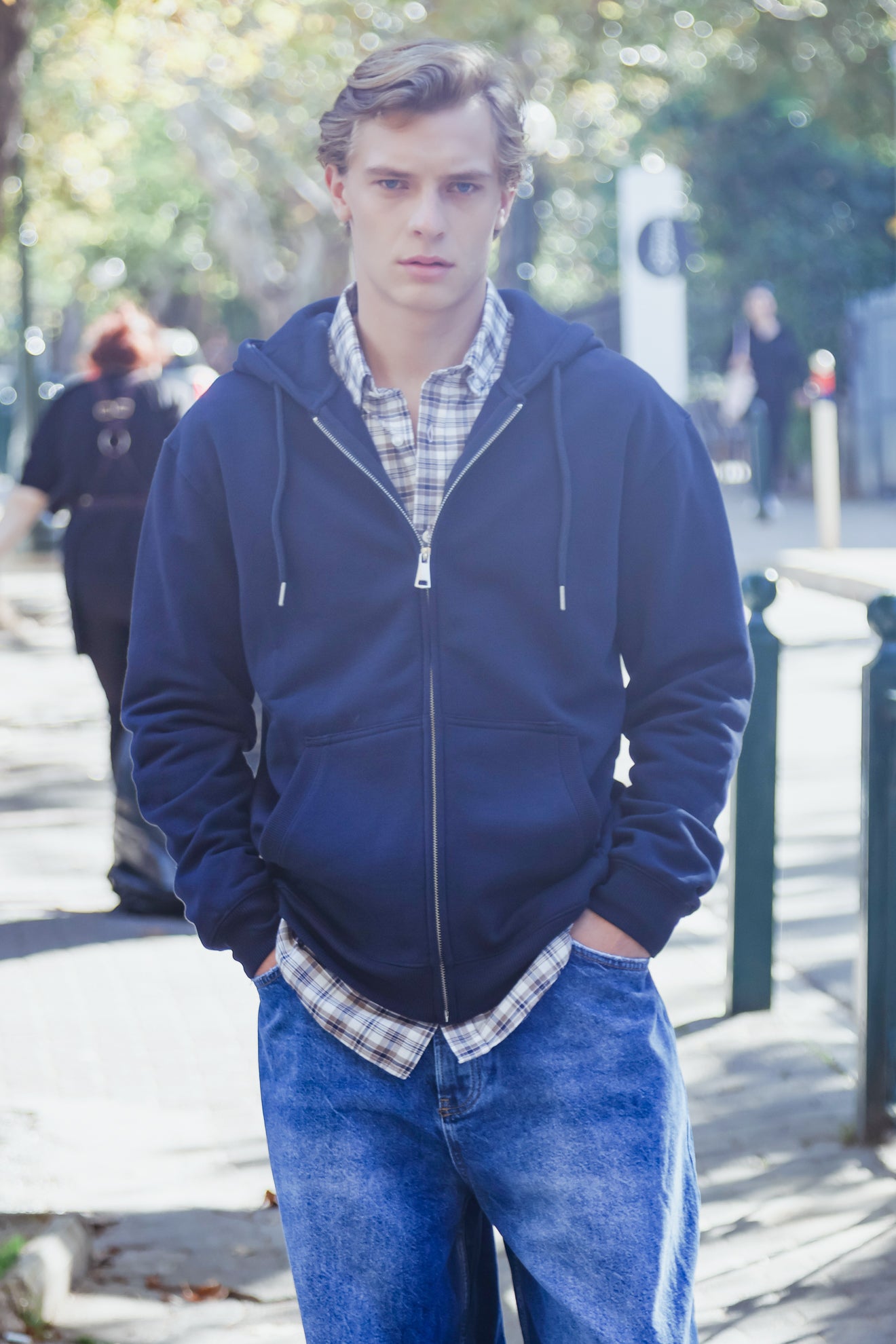 Φούτερ με φερμουάρ και κουκούλα