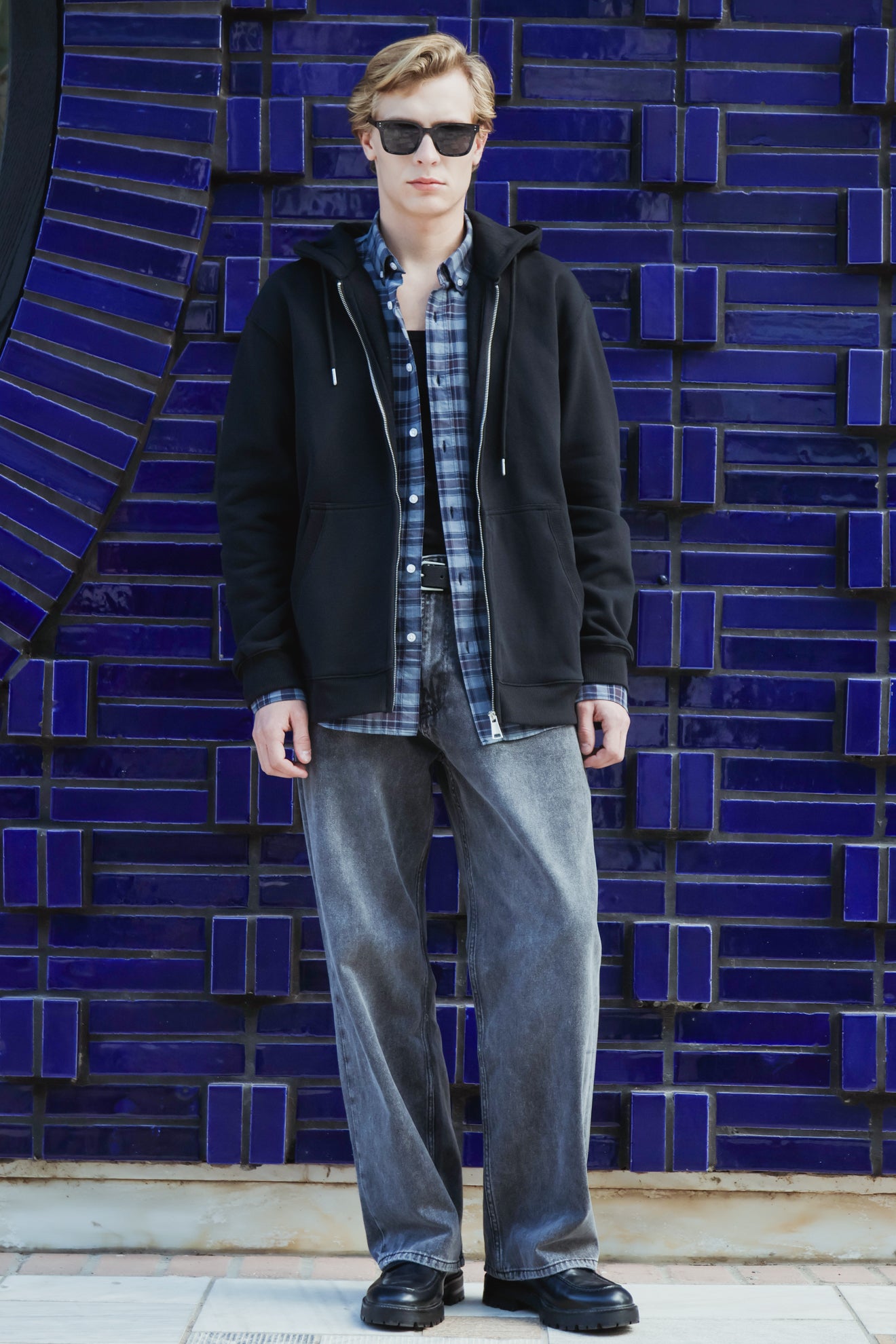 Φούτερ με φερμουάρ και κουκούλα