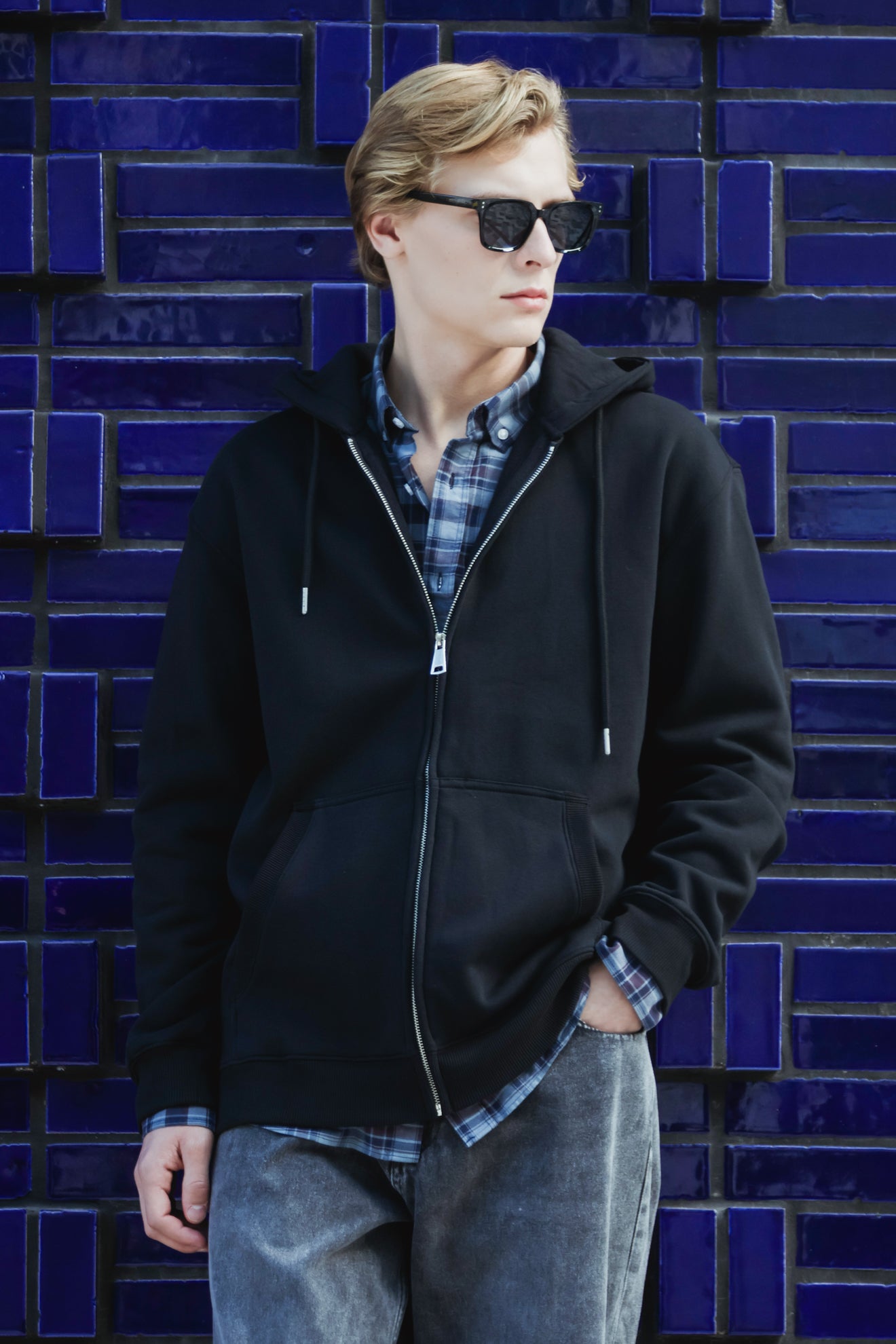 Φούτερ με φερμουάρ και κουκούλα