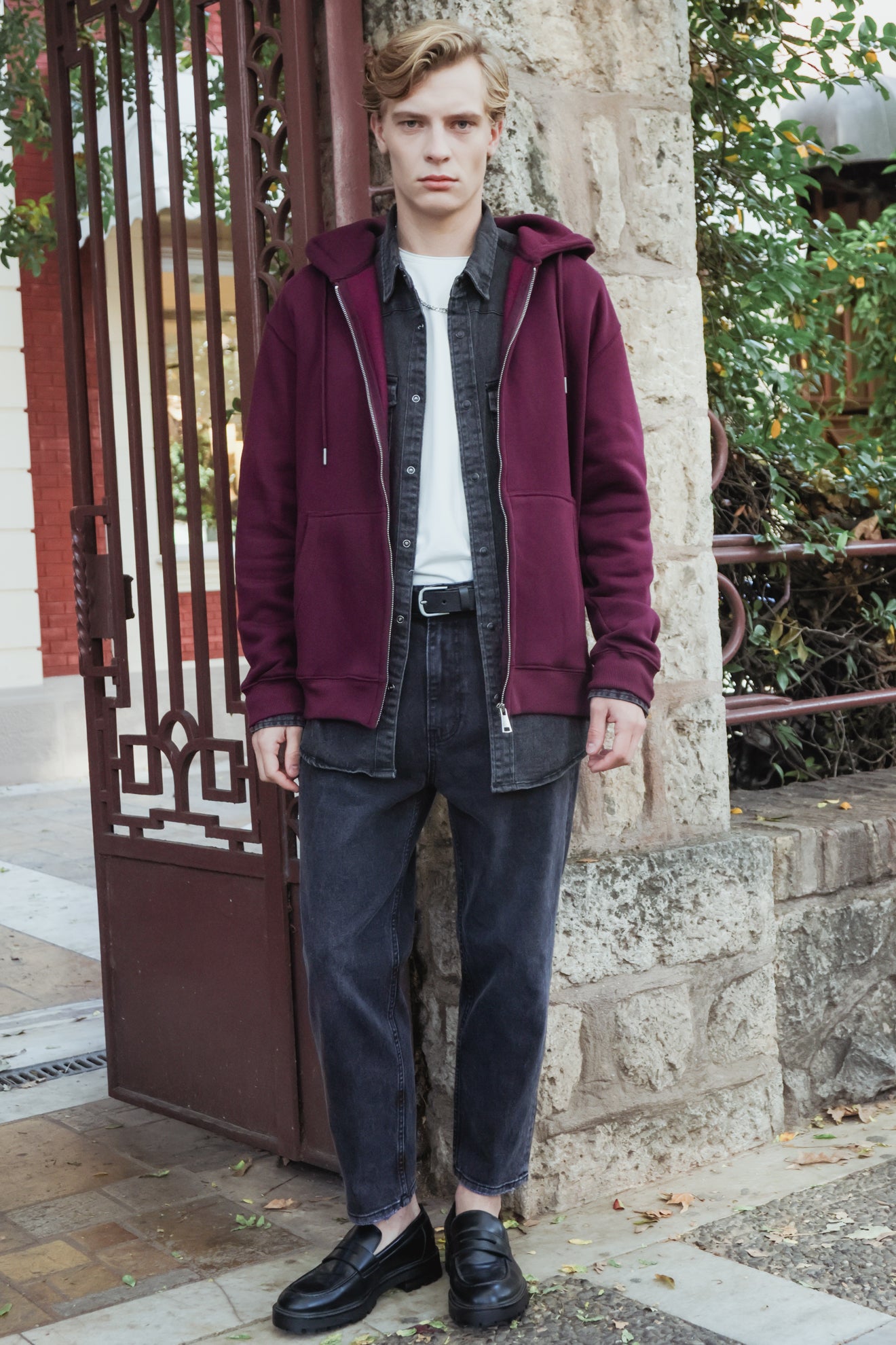 Φούτερ με φερμουάρ και κουκούλα