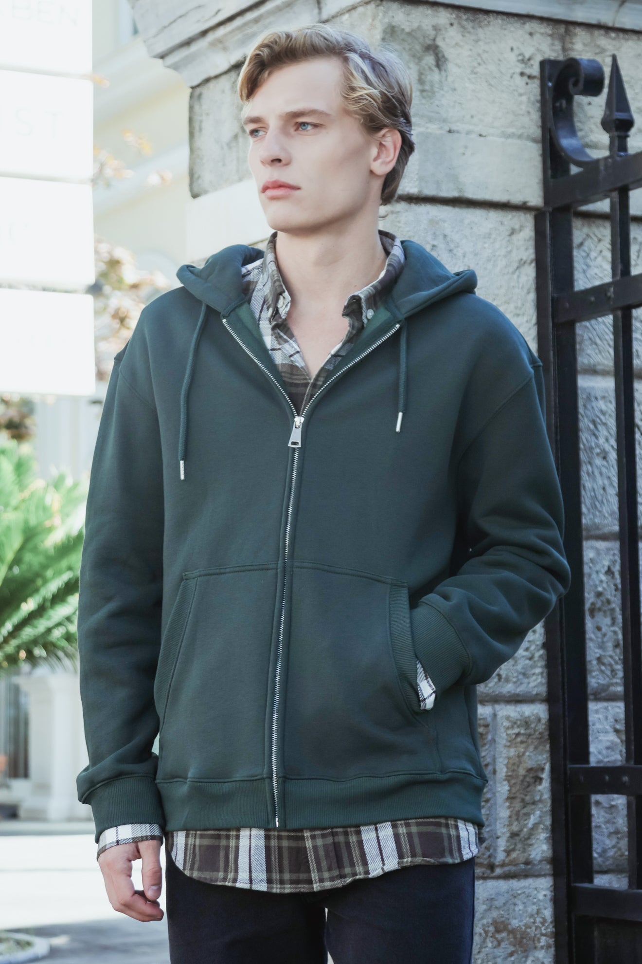 Φούτερ με φερμουάρ και κουκούλα