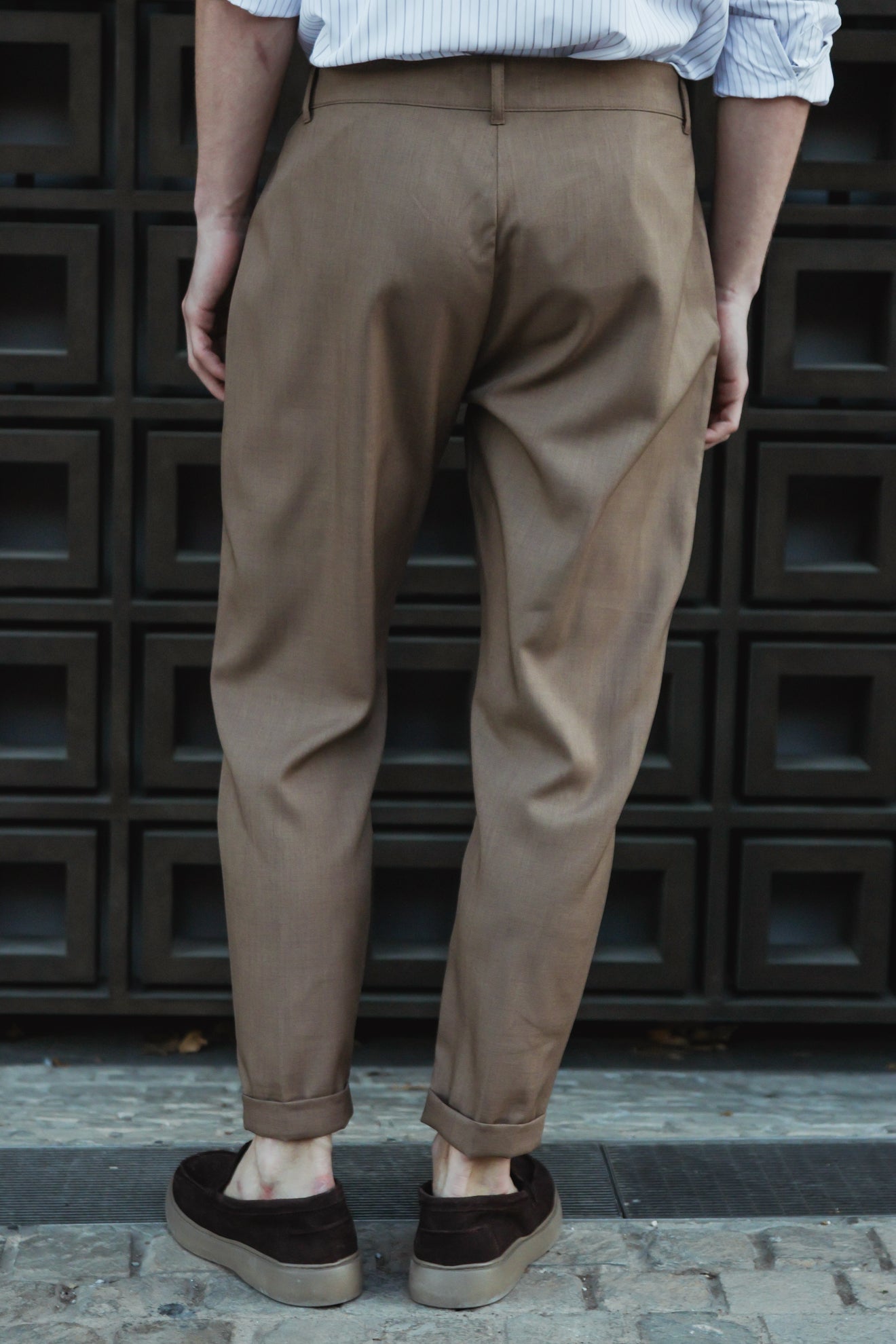 Παντελόνι relaxed fit με πιέτες