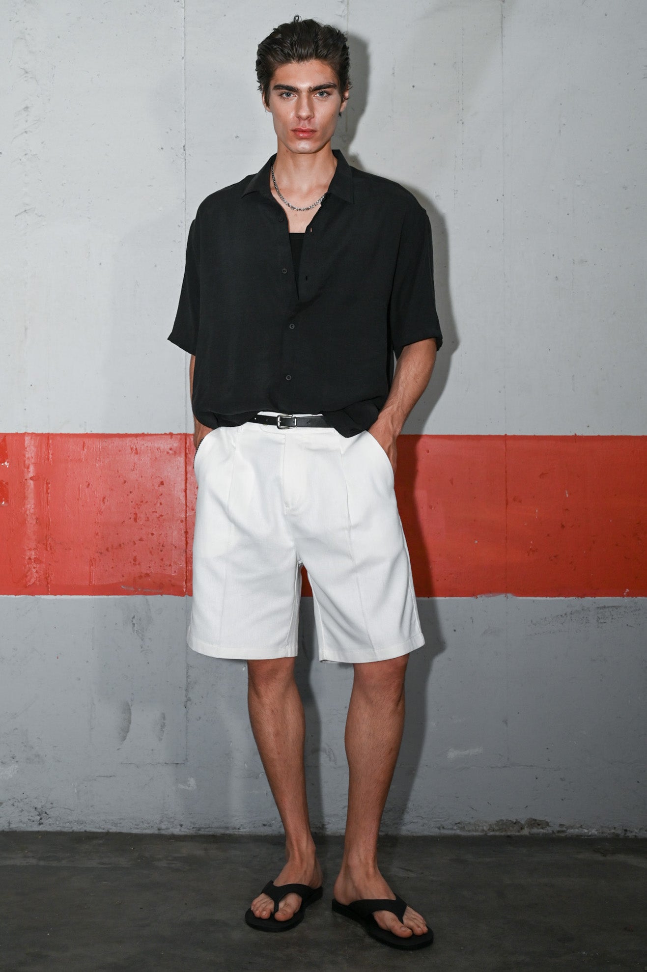 Βερμούδα relaxed fit με πιέτες