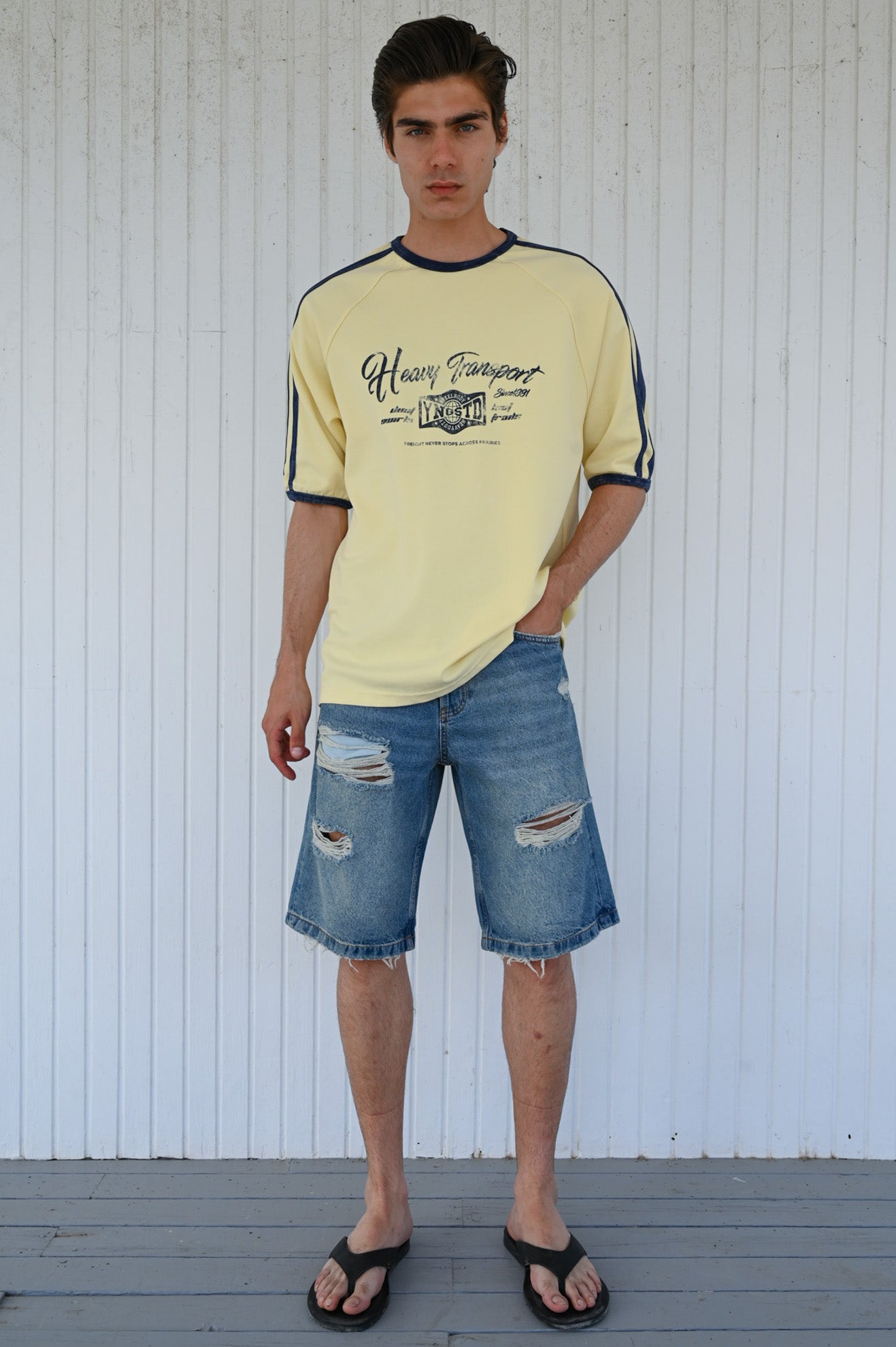 Τζιν βερμούδα relaxed fit με σκισίματα