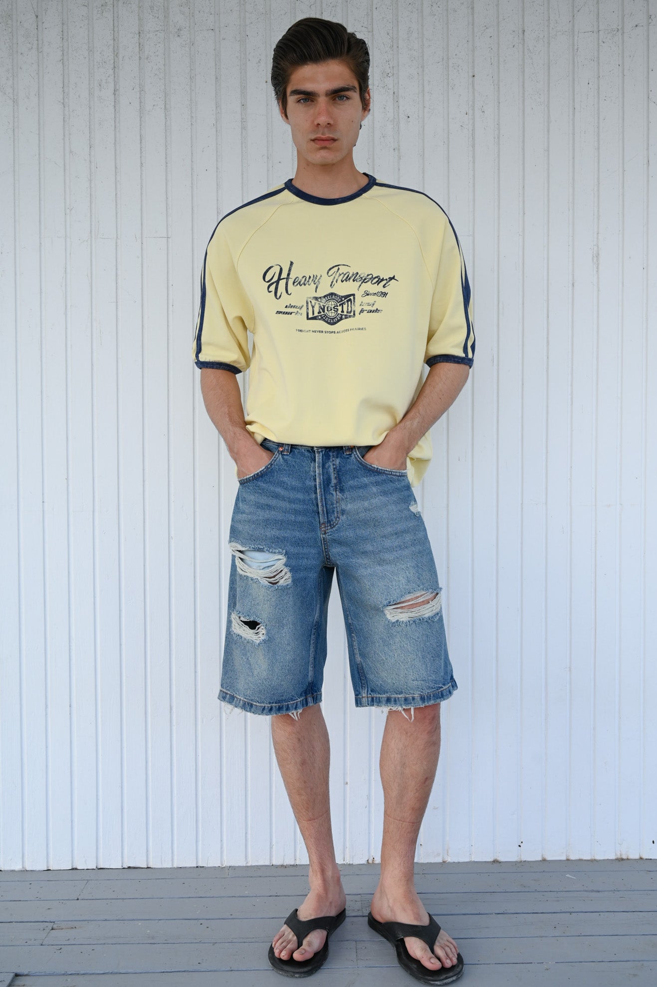 Τζιν βερμούδα relaxed fit με σκισίματα