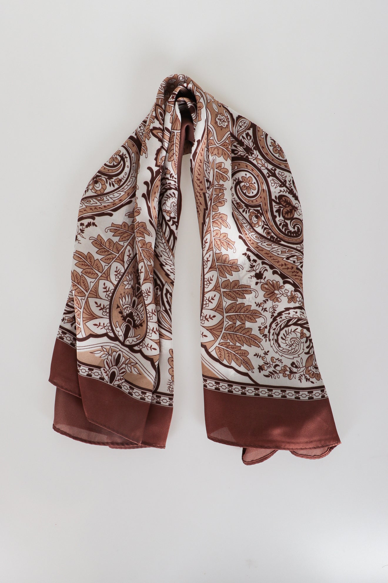 Σατέν μαντήλι με λαχούρια