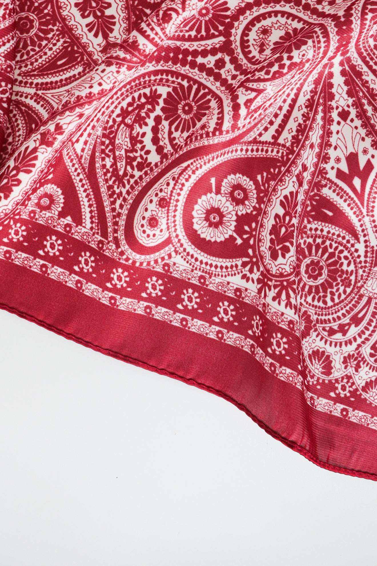 Σατέν μαντήλι paisley