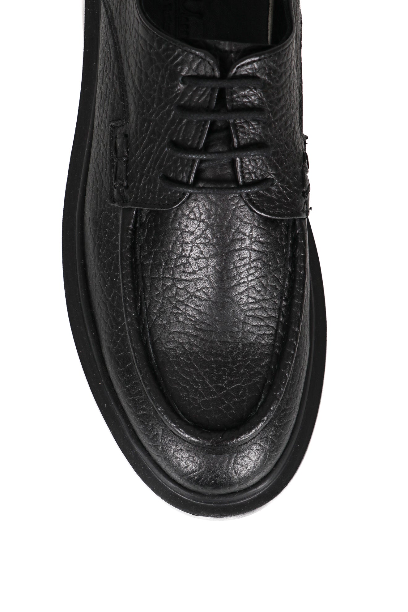 Δερμάτινο παπούτσι με τρακτερωτή σόλα