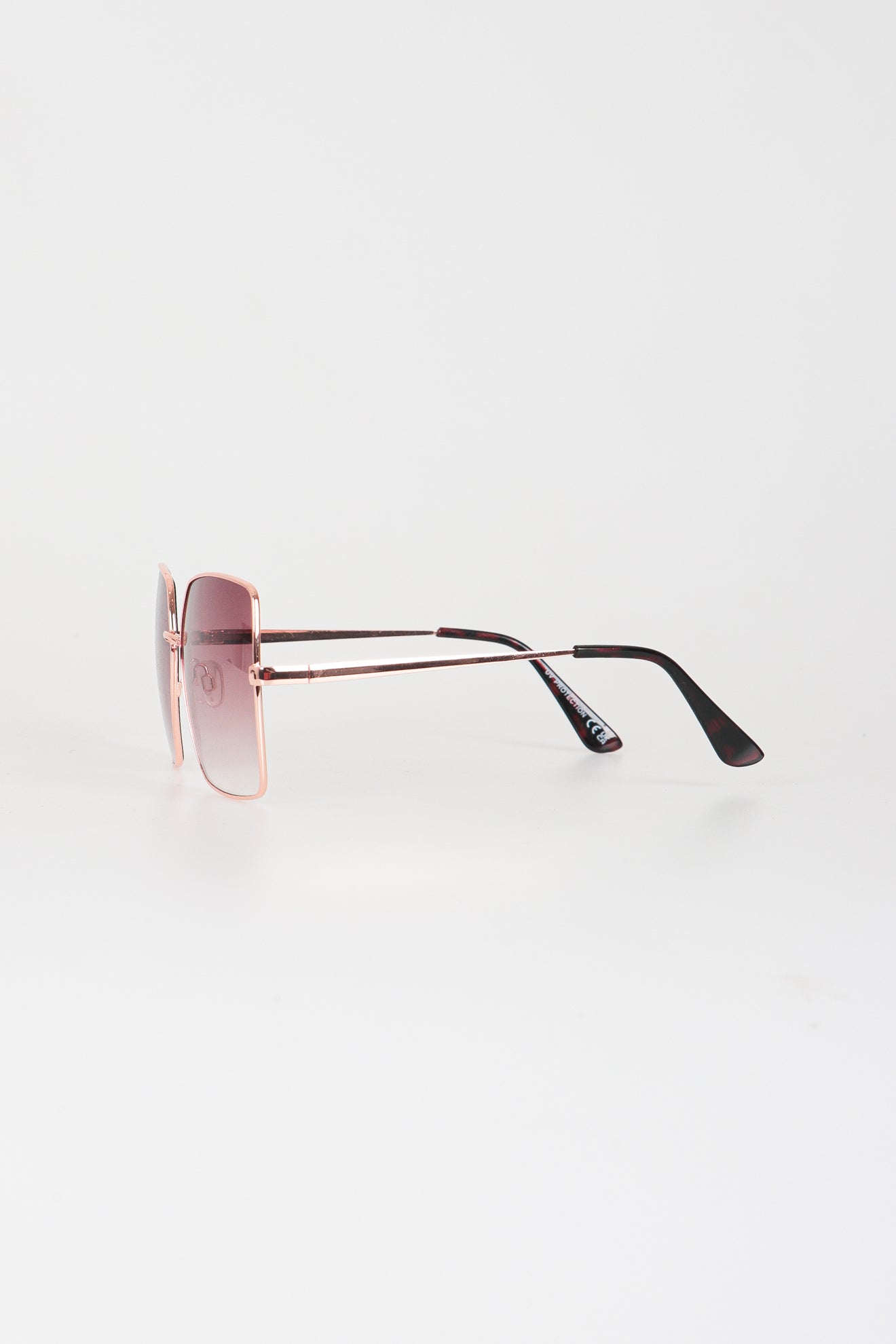 Γυαλιά ηλίου με μεταλλικό τετραγωνισμένο σκελετό