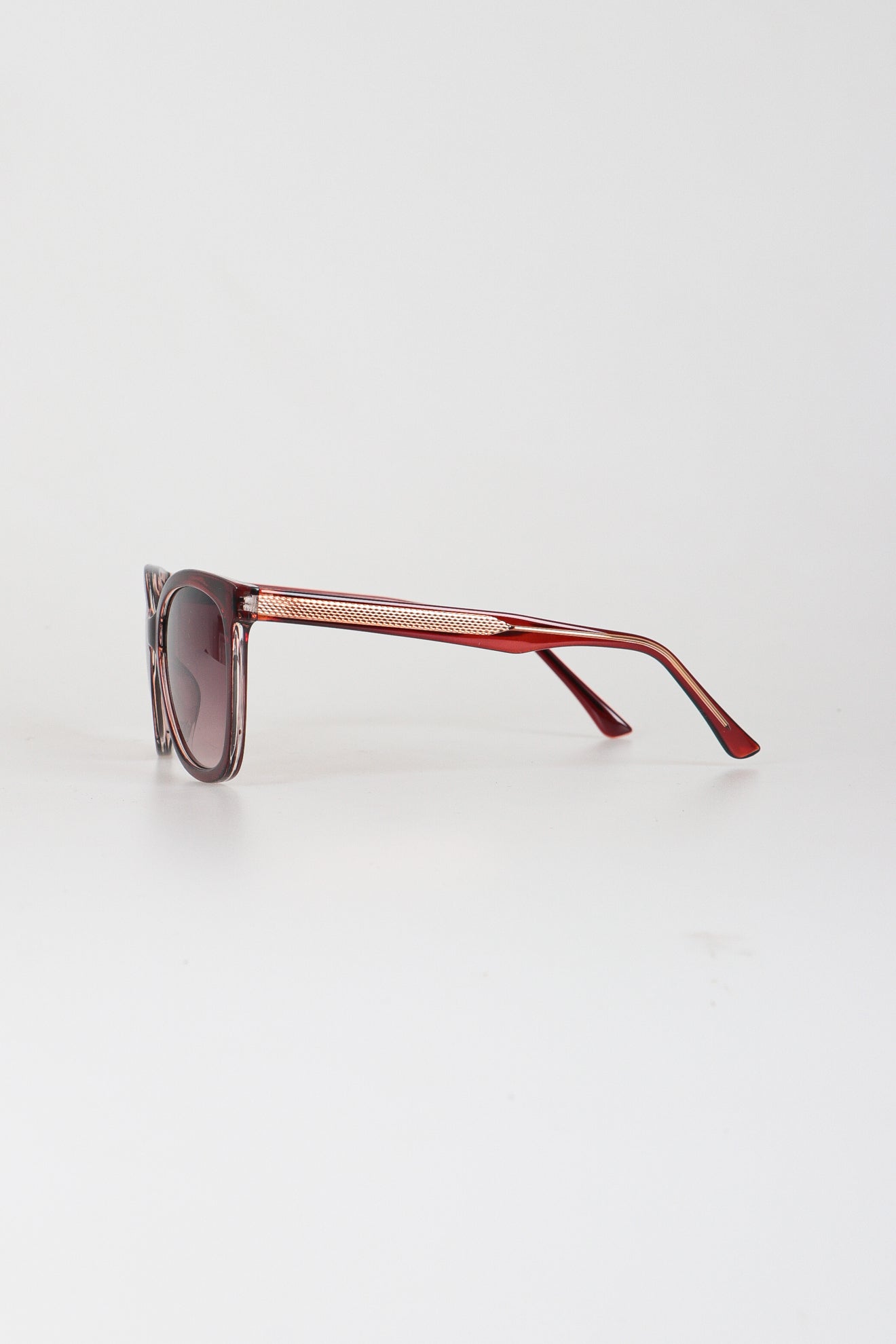 Γυαλιά ηλίου με κοκάλινο σκελετό