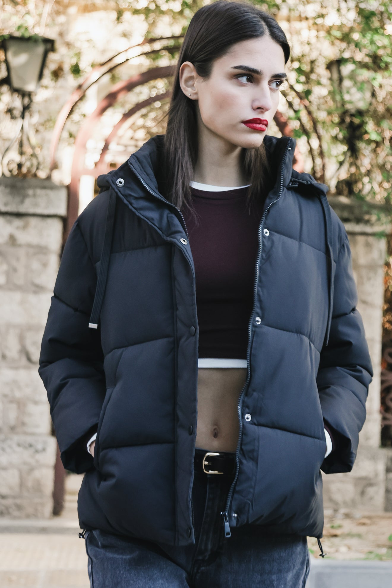 Πουπουλένιο μπουφάν με αποσπώμενη κουκούλα