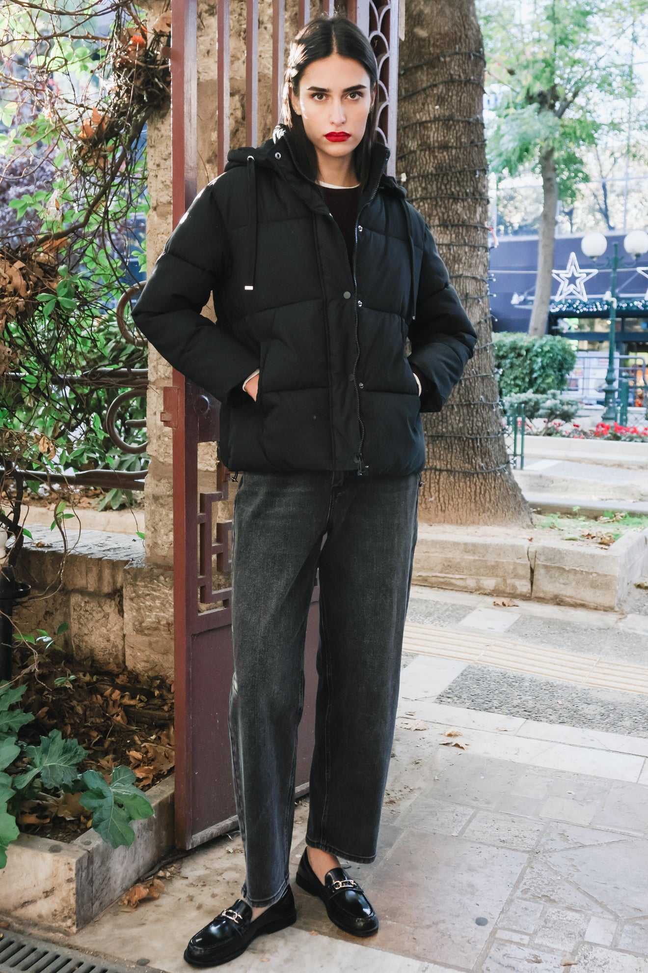 Πουπουλένιο μπουφάν με αποσπώμενη κουκούλα