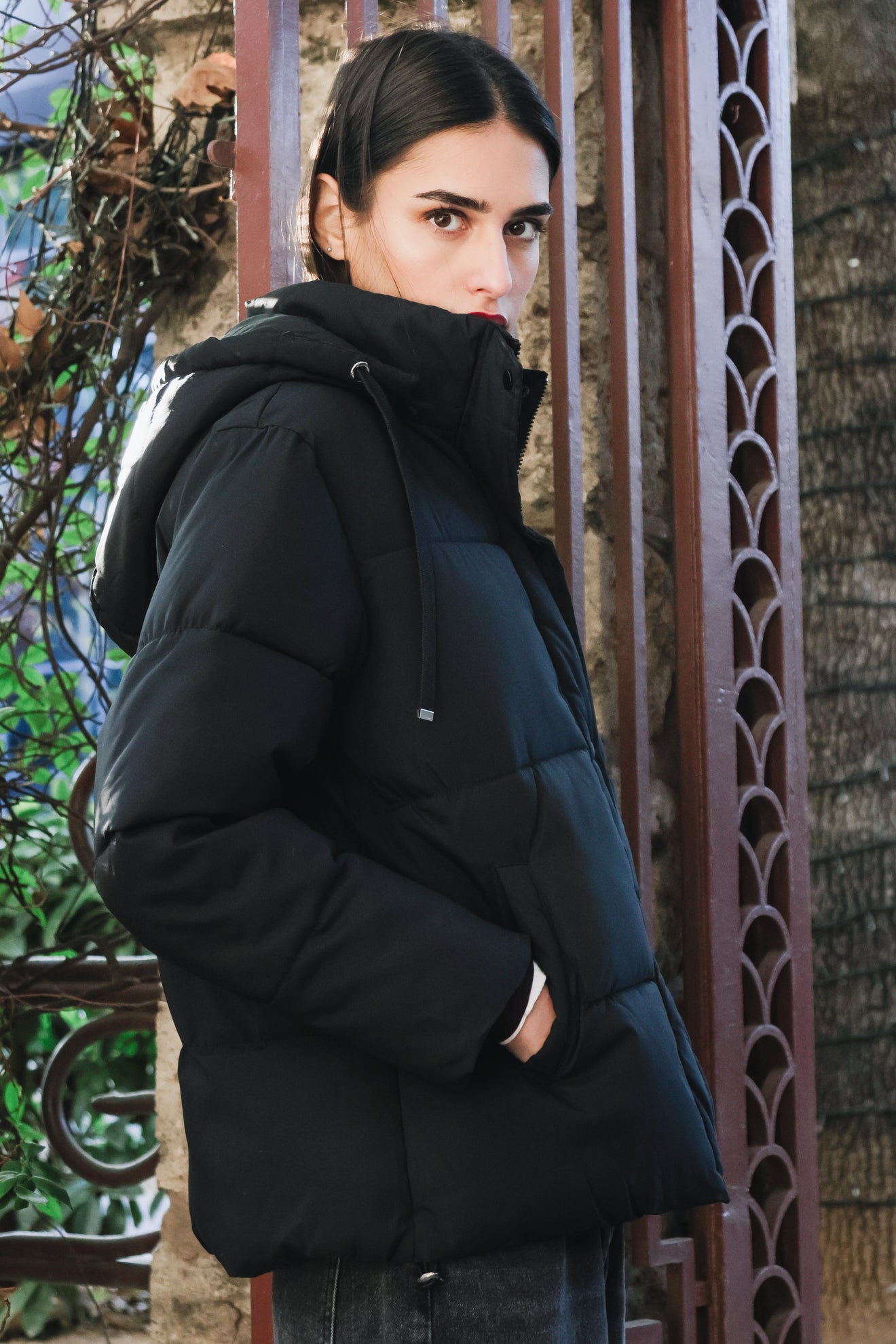 Πουπουλένιο μπουφάν με αποσπώμενη κουκούλα