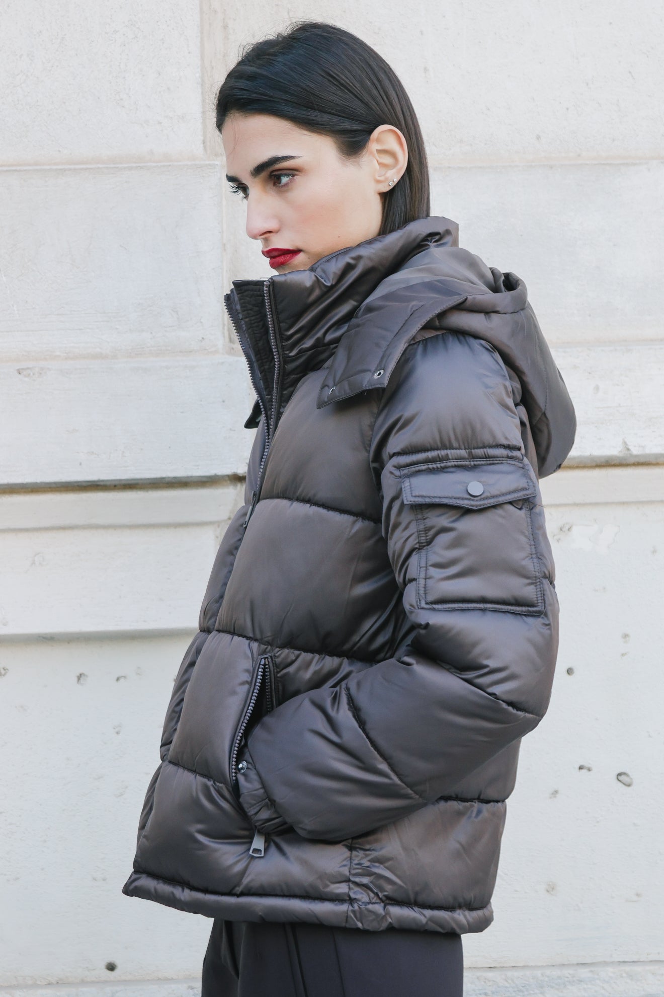 Πουπουλένιο μπουφάν με αποσπώμενη κουκούλα