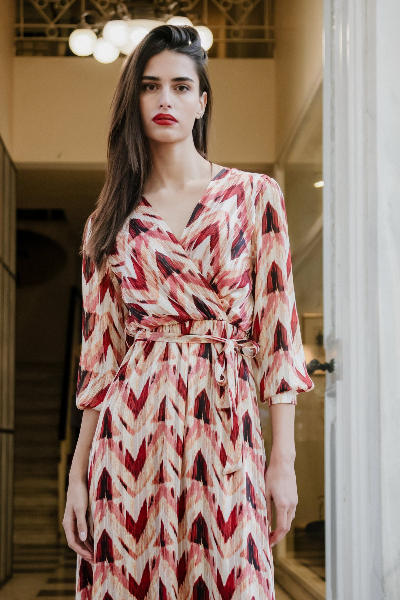 Εμπριμέ μίντι φόρεμα