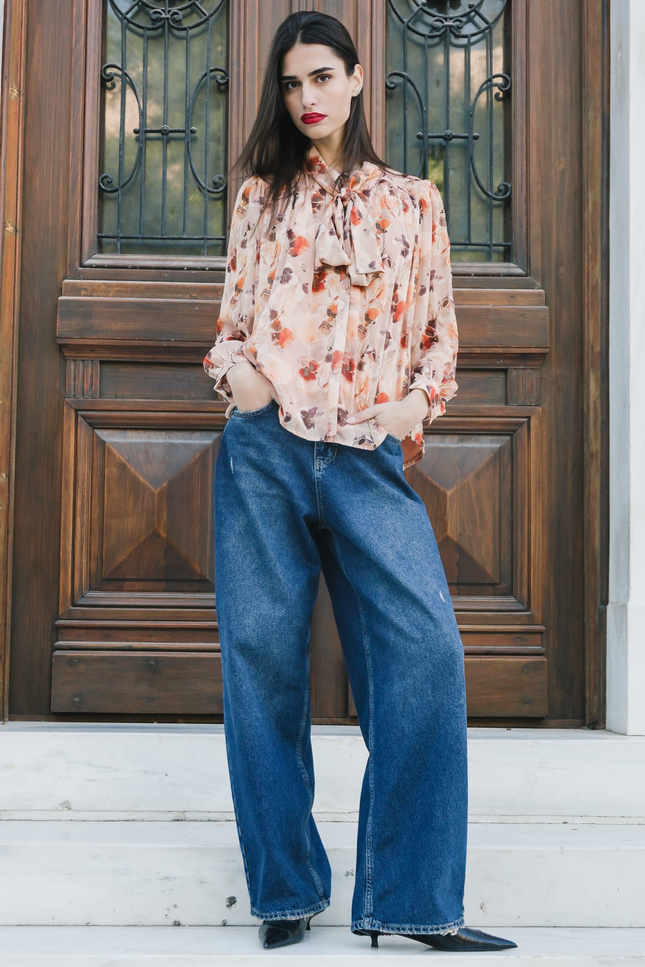 Εμπριμέ πουκάμισο με φιόγκο