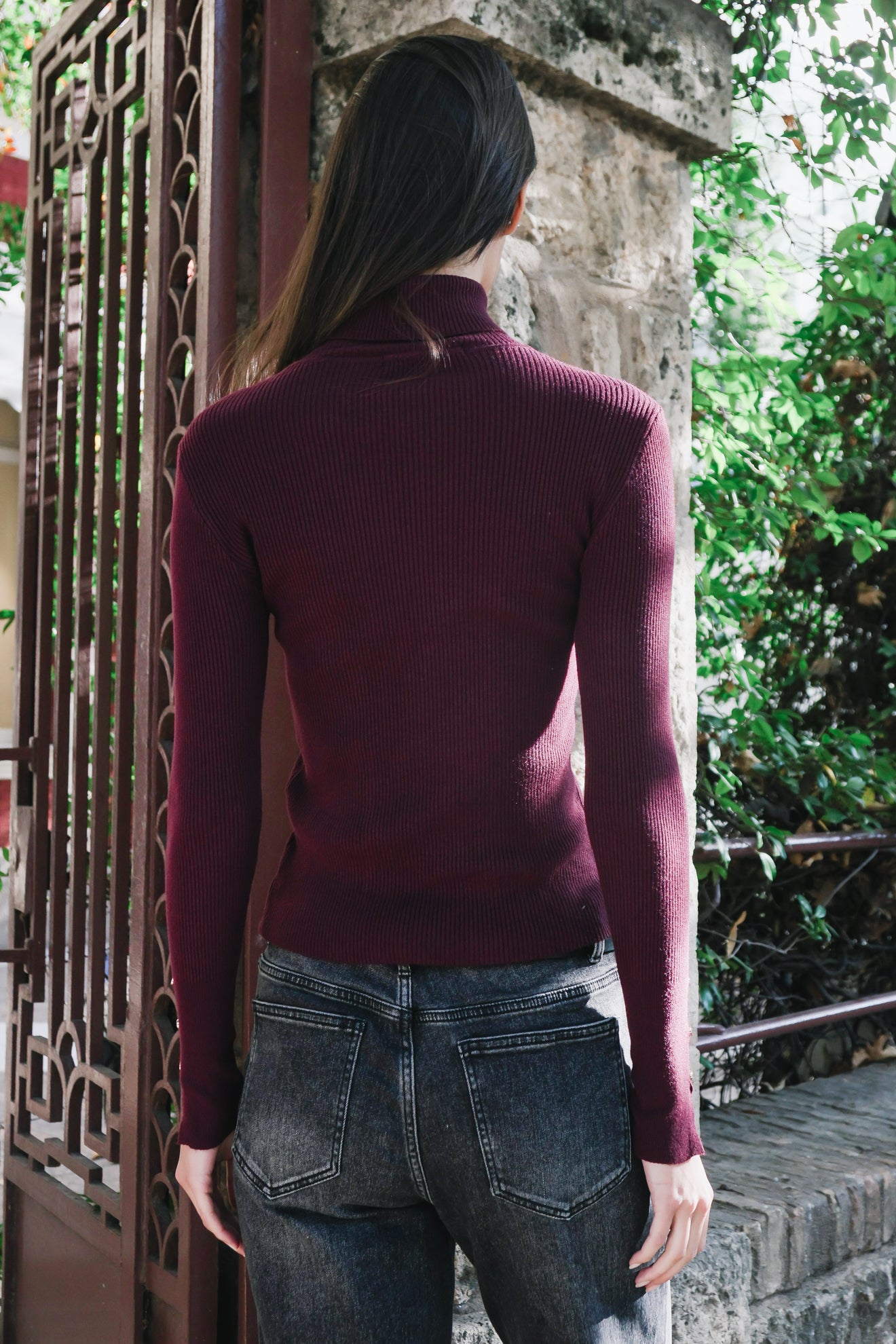 Πλεκτό ριπ με ψηλό λαιμό