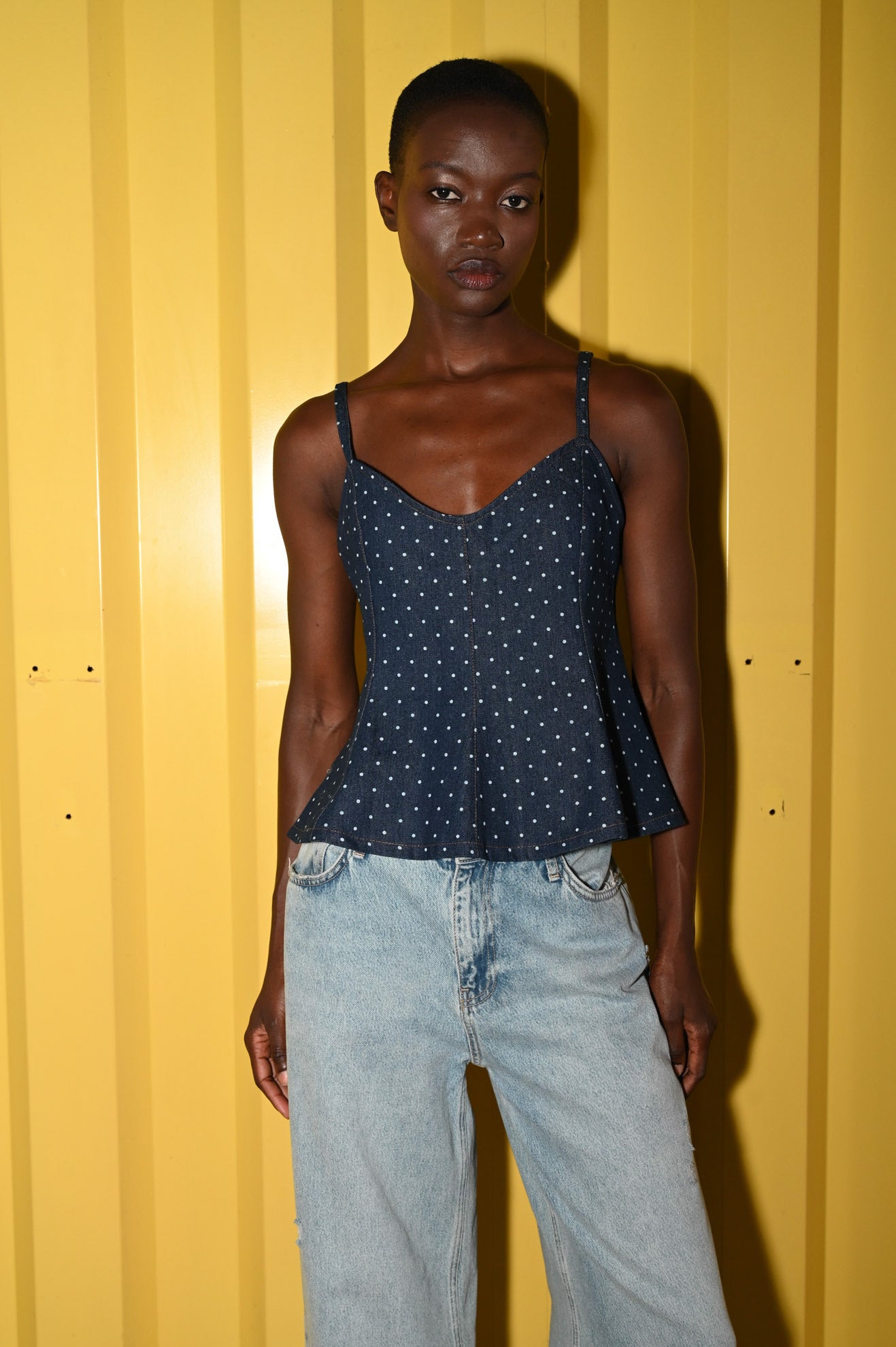 Denim αμάνικο τοπ πουά