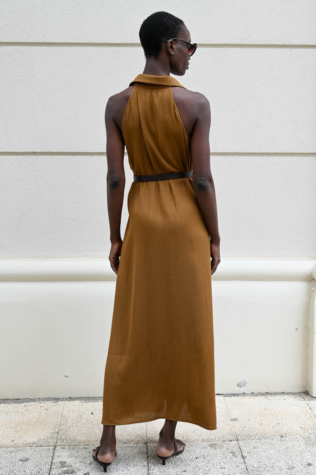 Μίντι φόρεμα με ζώνη από μείγμα λινού