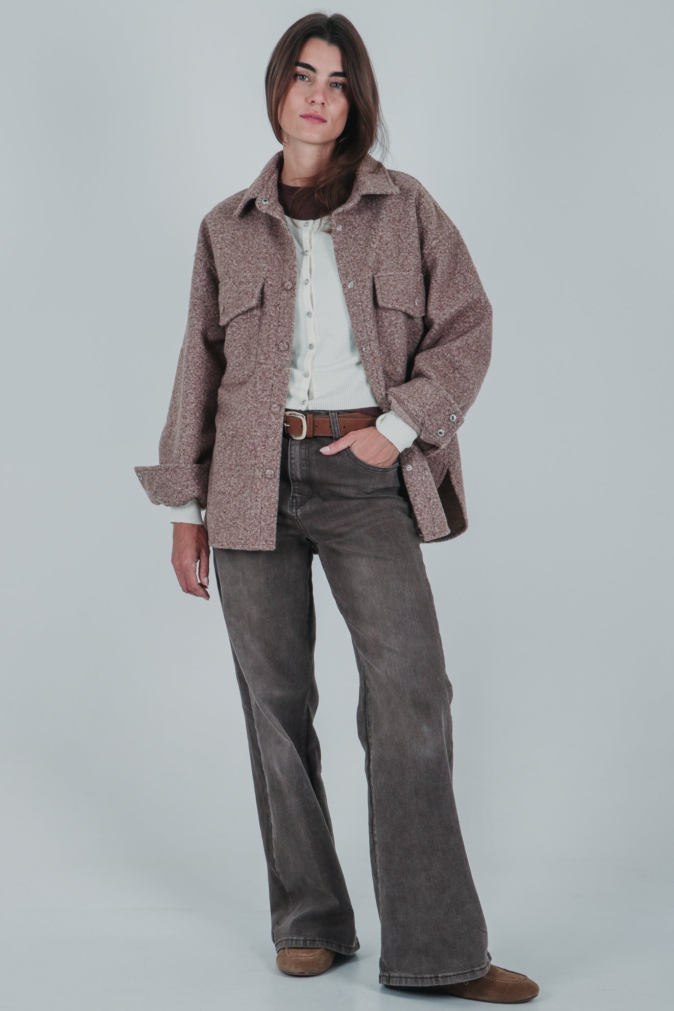 Μπουκλέ overshirt σε άνετη γραμμή