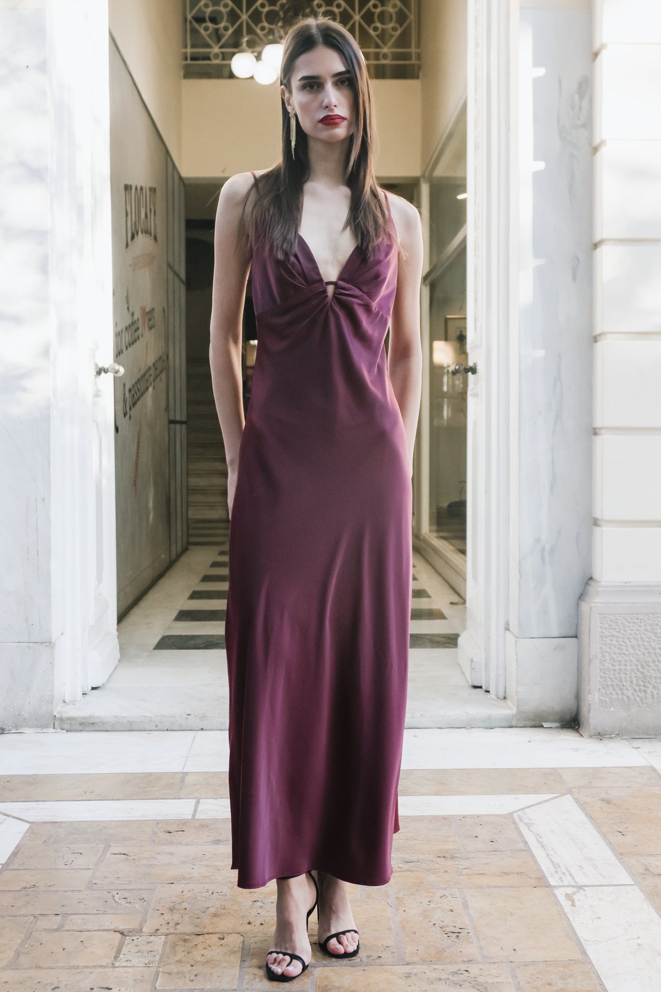 Φόρεμα σατέν μάξι