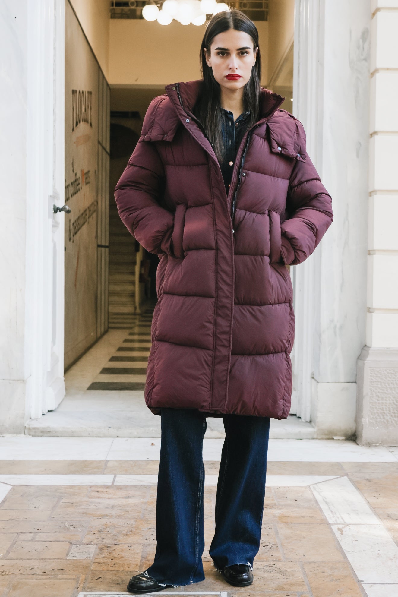 Μακρύ πουπουλένιο μπουφάν με κουκούλα