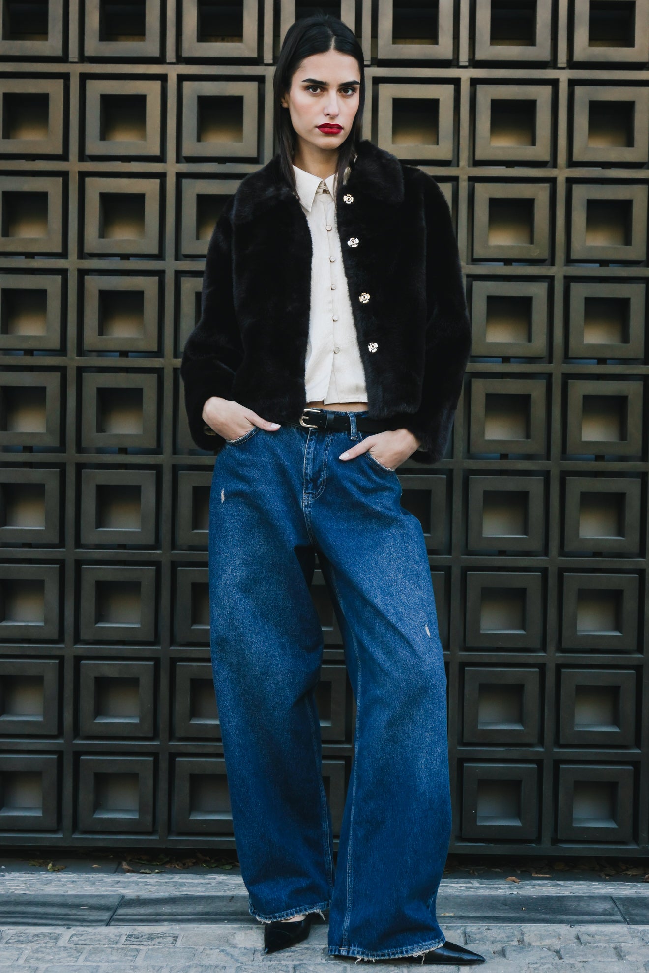 Κοντό παλτό με εφέ γούνας