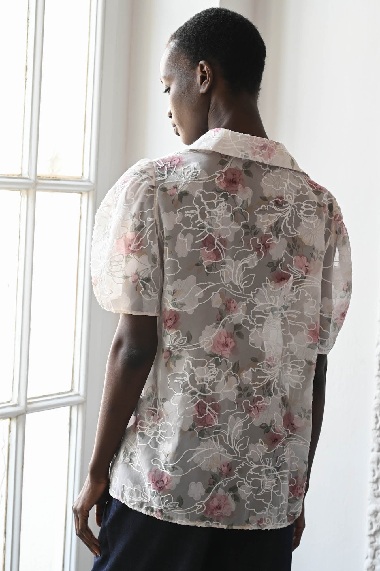 Ημιδιάφανο εμπριμέ πουκάμισο