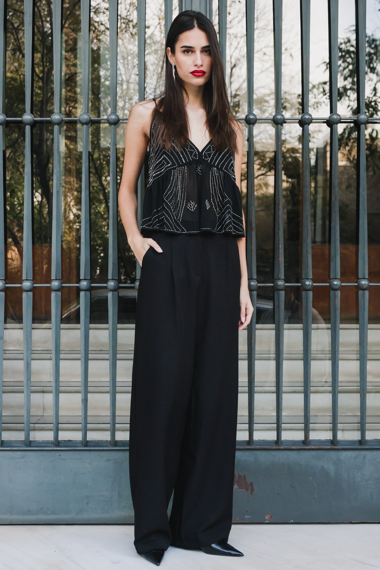 Παντελόνι με φαρδύ μπατζάκι και πιέτες